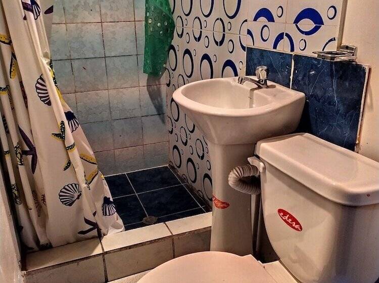 펜션 Hostal Latitud Ecuem