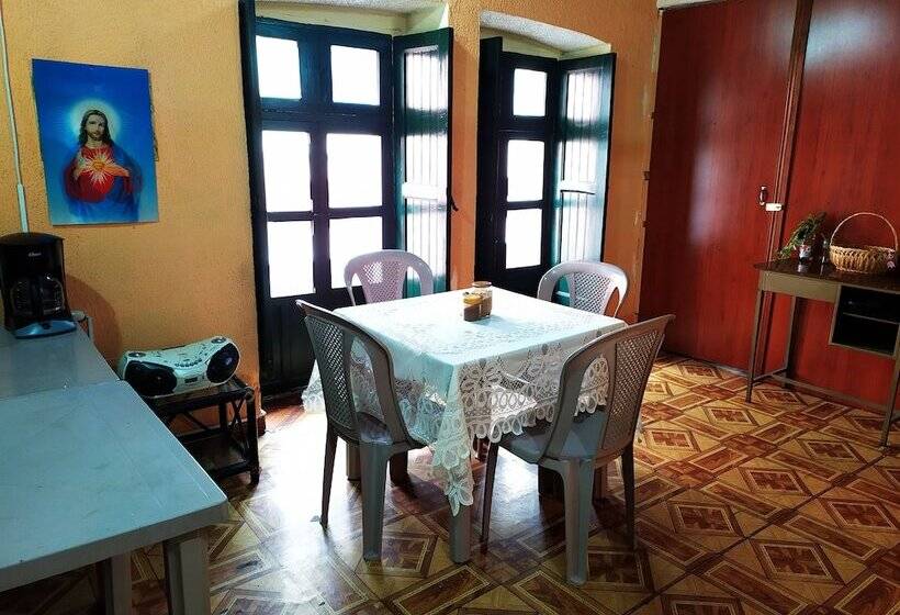 پانسیون Hostal Latitud Ecuem