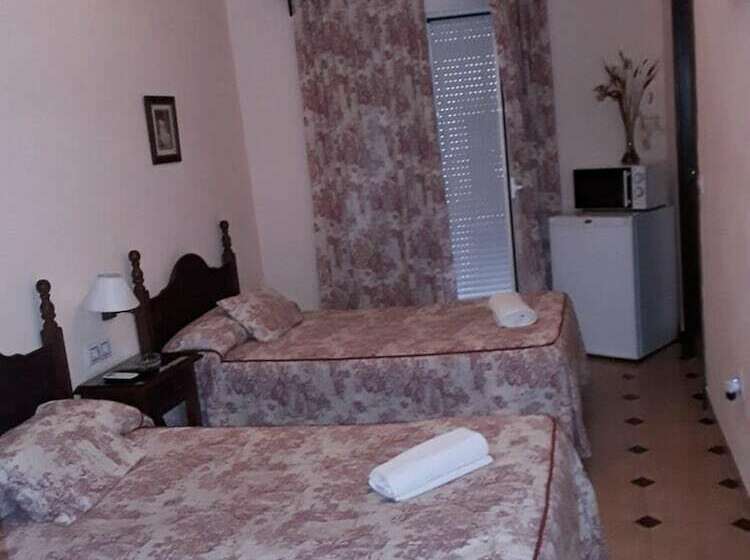 پانسیون Hostal Rocio