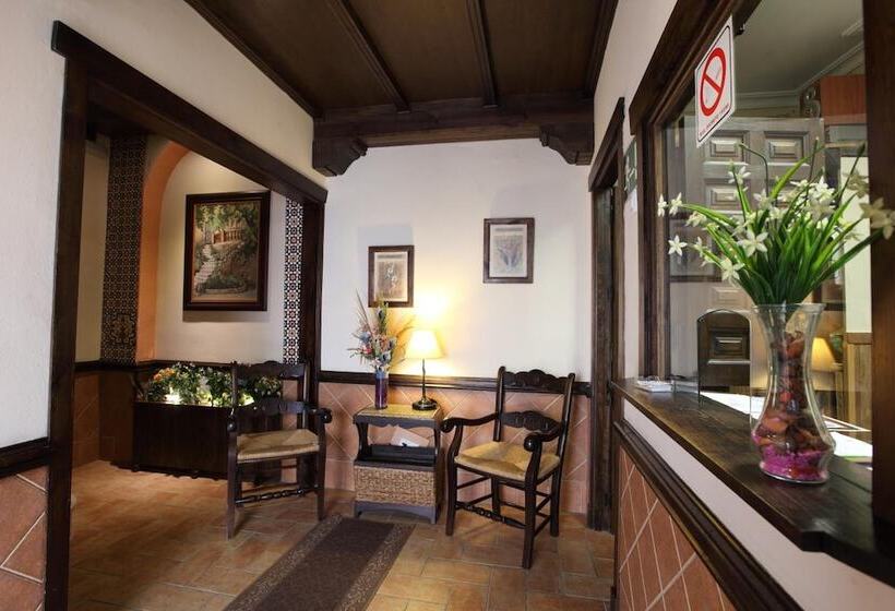 پانسیون Hostal Rocio