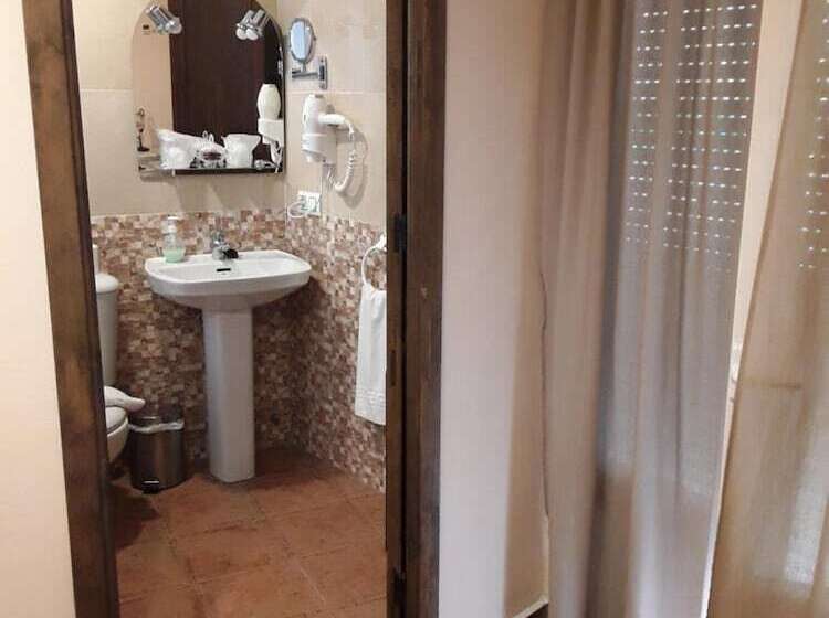 پانسیون Hostal Rocio