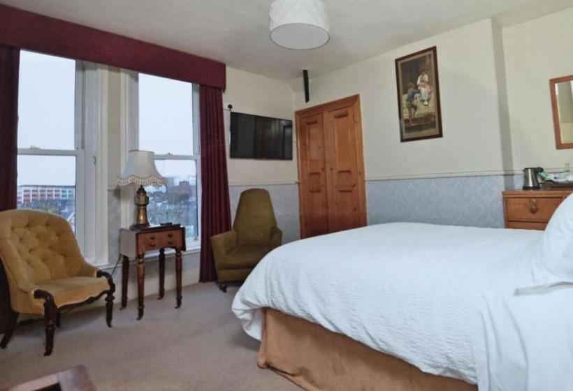 پانسیون The Raffles