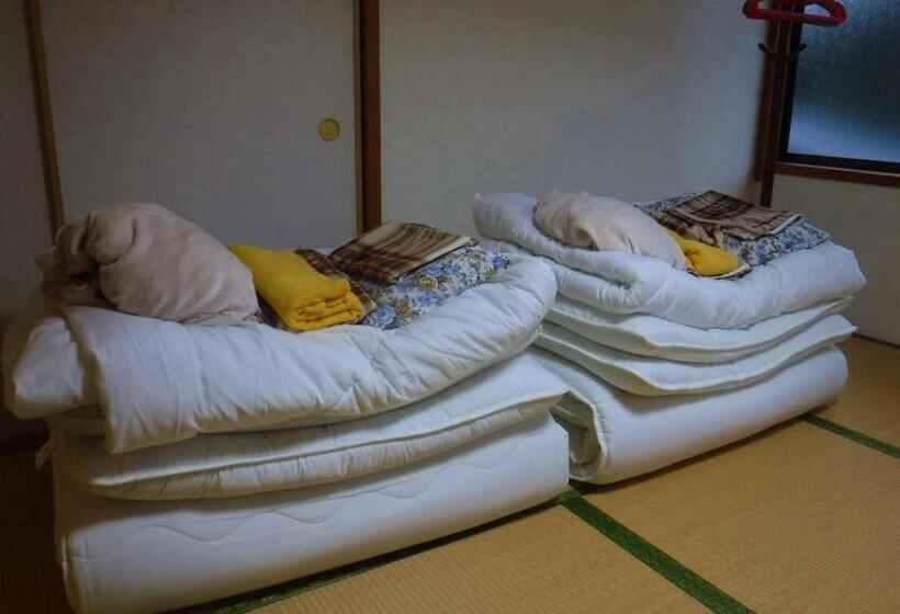 פנסיון Wholeearth Ryokan Hiroshima