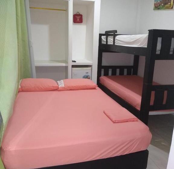 Общежитие Posada For Living