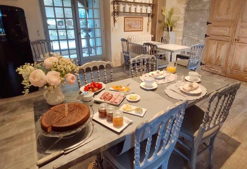 민박 Le Petit Chateau