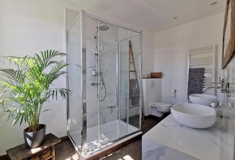 민박 Le Petit Chateau