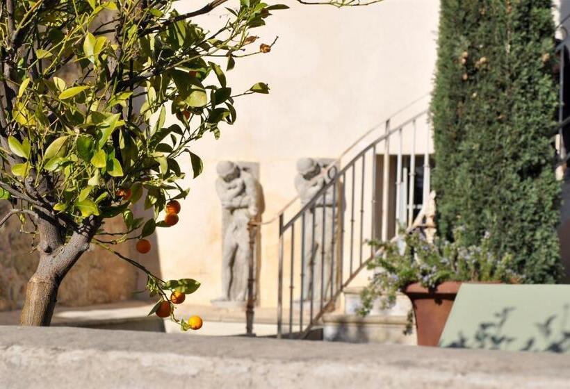 민박 Le Petit Chateau