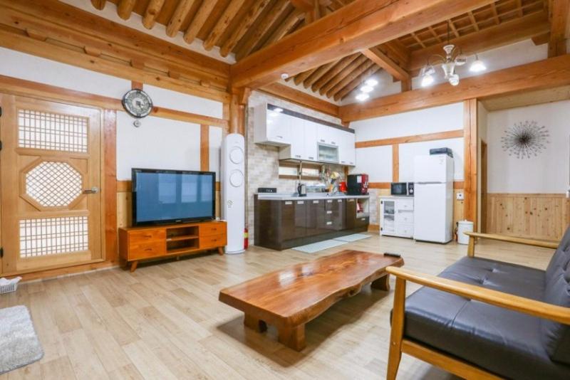 Suncheon Sagyejeol Haeoreum Hanok Pension