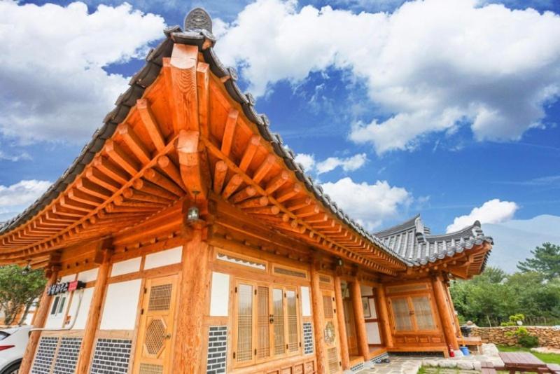 Suncheon Sagyejeol Haeoreum Hanok Pension