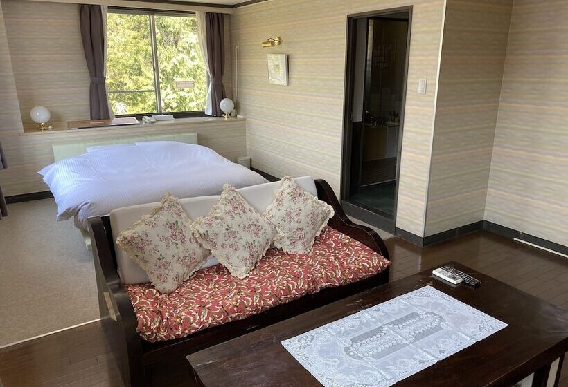 בית מלון כפרי Lake&forest Flower Villa