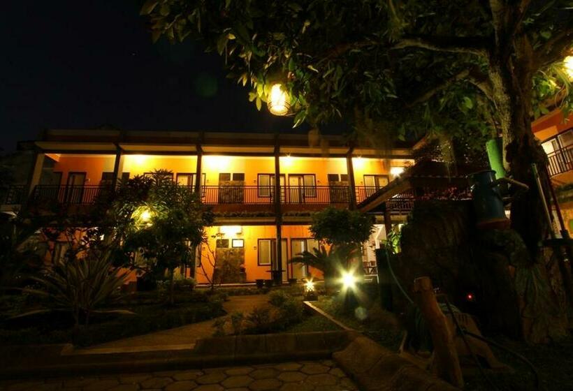بنسيون Guest House Rumah Wahidin Syariah