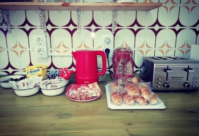 پانسیون Hostal La Uva