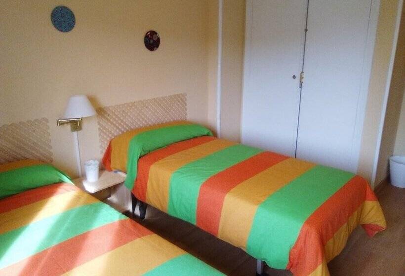 پانسیون Hostal La Uva