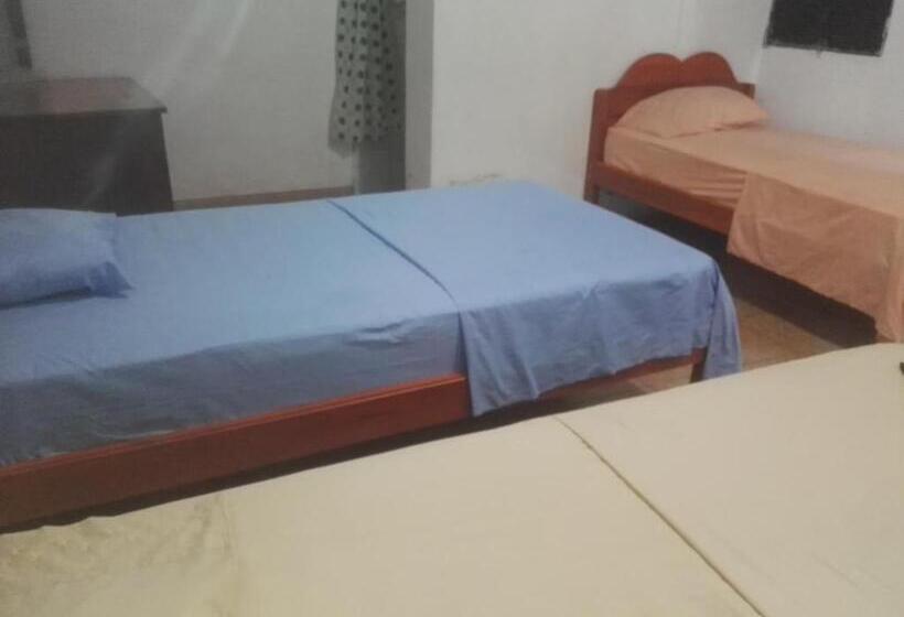 پانسیون Sarisa House