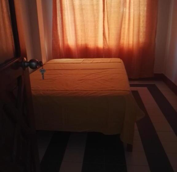 پانسیون Sarisa House