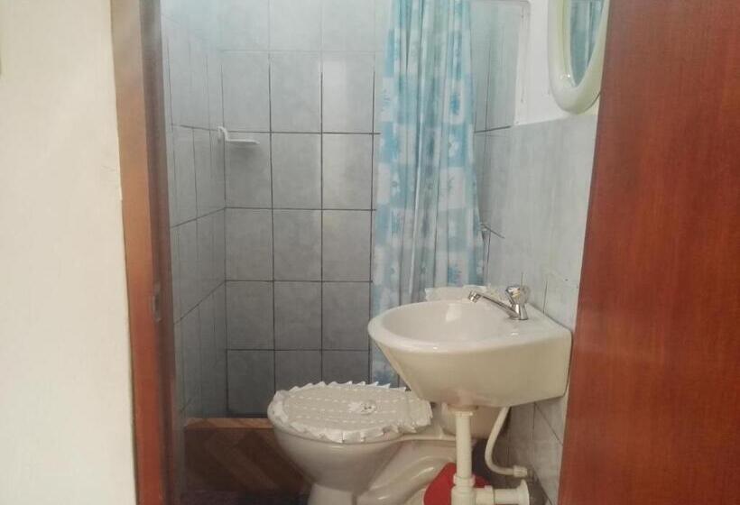 پانسیون Sarisa House