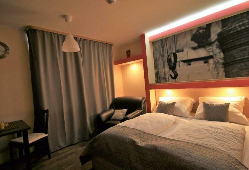 פנסיון U Admirala