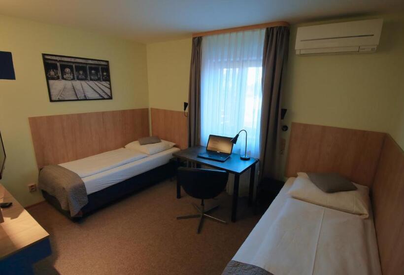 פנסיון U Admirala