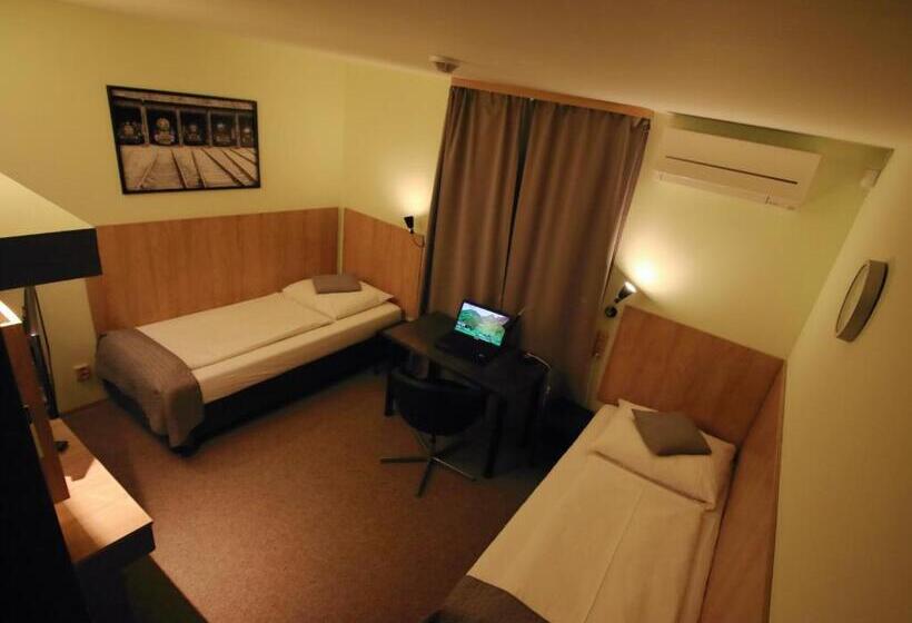 פנסיון U Admirala