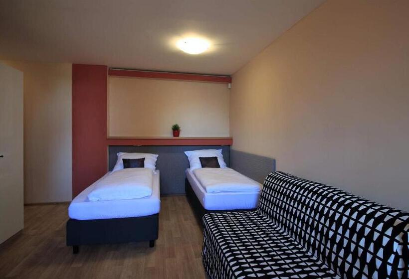 פנסיון U Admirala