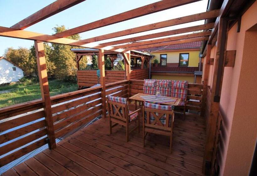 פנסיון U Admirala