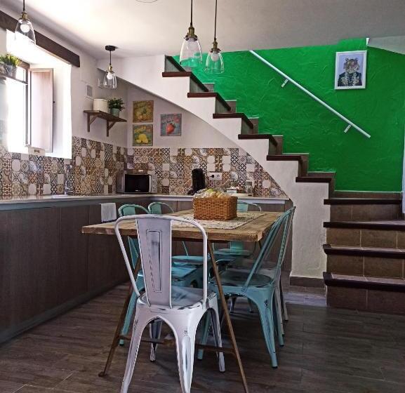 Общежитие La Jarana Casa