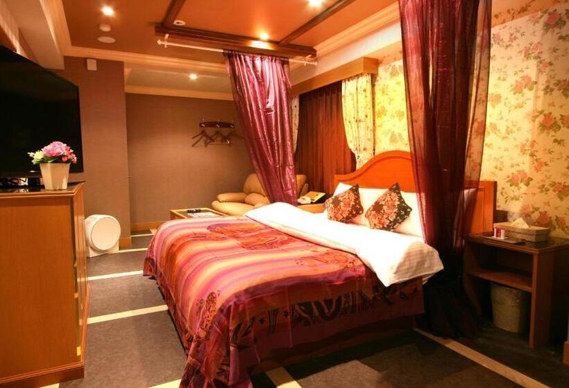 בית מלון כפרי Aura Seki Inter