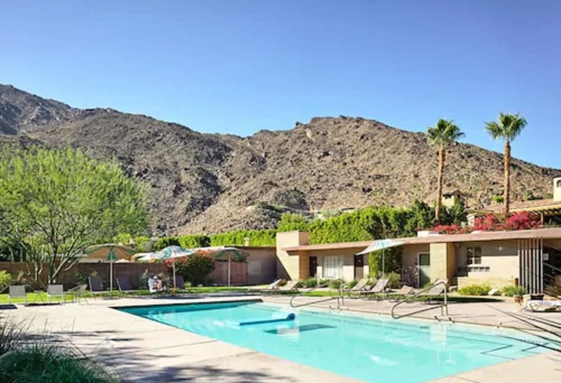 בית מלון כפרי The Hideaway  21 And Over