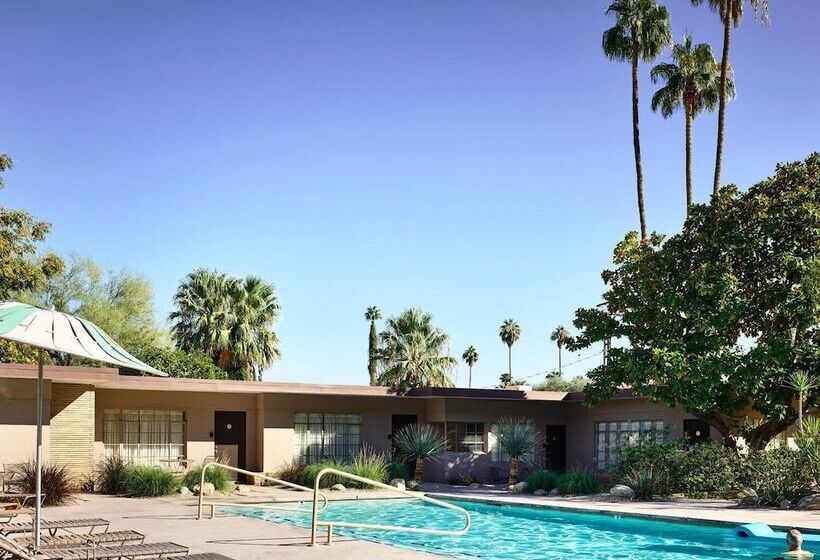 בית מלון כפרי The Hideaway  21 And Over