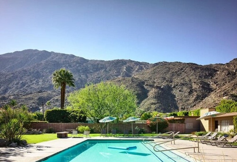 בית מלון כפרי The Hideaway  21 And Over