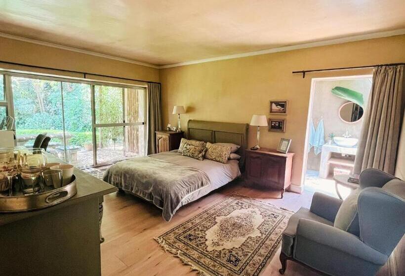 פנסיון 35 On Basil