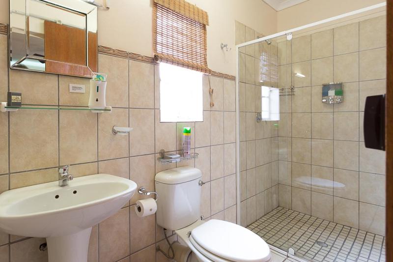 פנסיון Colesview Guest House