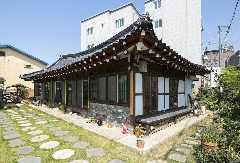 بنسيون Dasomchae Hanok Stay