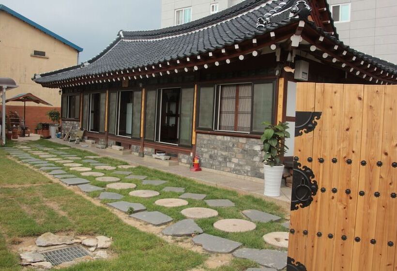 بنسيون Dasomchae Hanok Stay