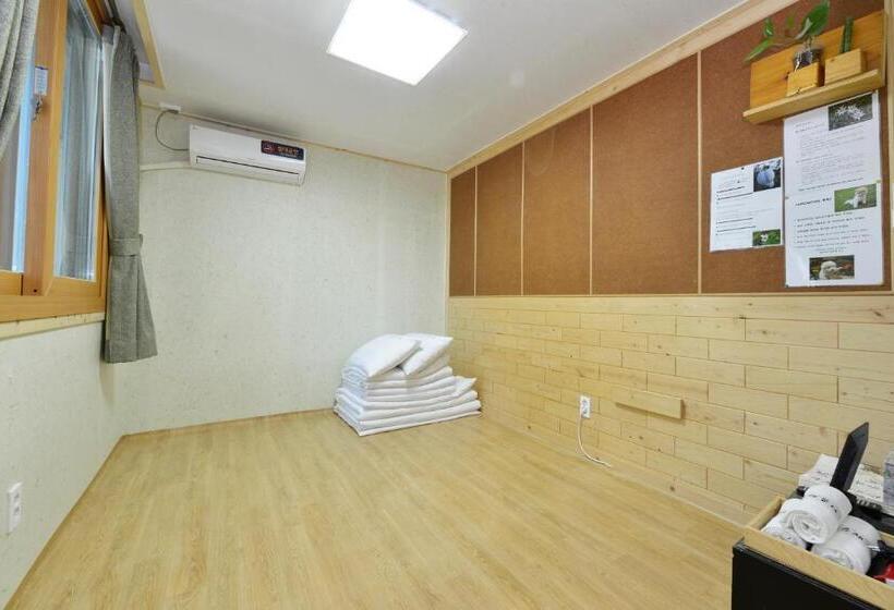 פנסיון Dasomchae Hanok Stay