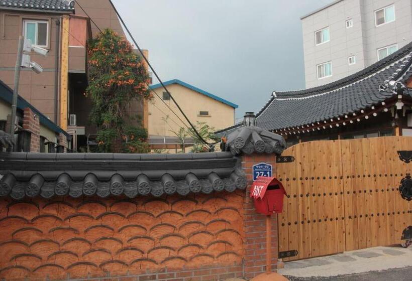بنسيون Dasomchae Hanok Stay