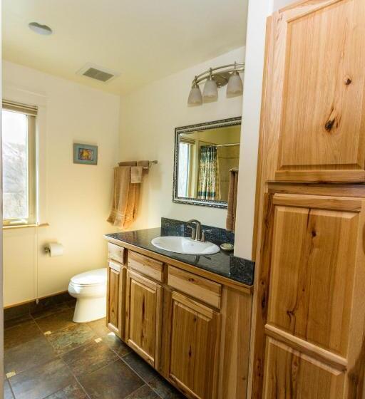 بنسيون Eagle Peak Guesthouse