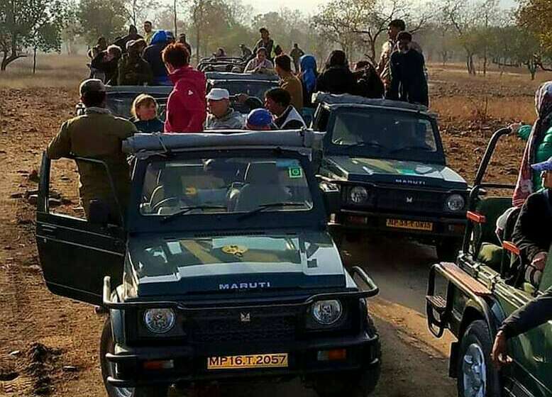 膳宿费 Plaza_khajuraho