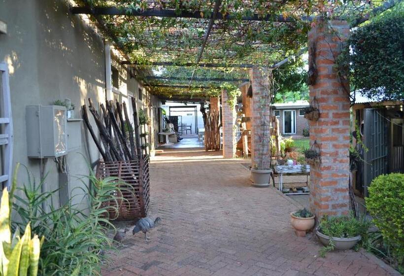 ペンション Travel North Guesthouse