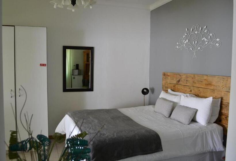 ペンション Travel North Guesthouse