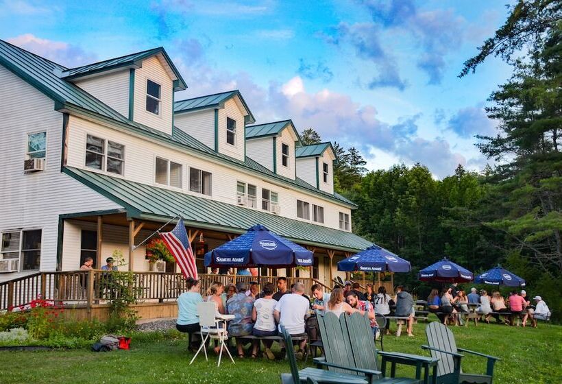 فندق صغير Inn By The River