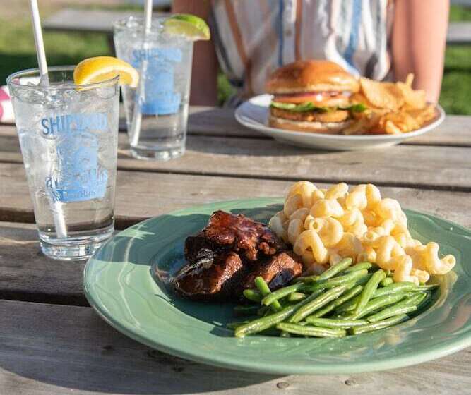 فندق صغير Inn By The River