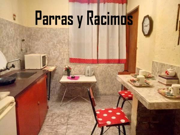 Parras Y Racimos Apart