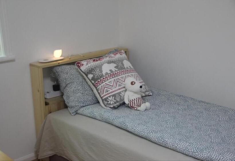 ペンション All In One Guesthouse