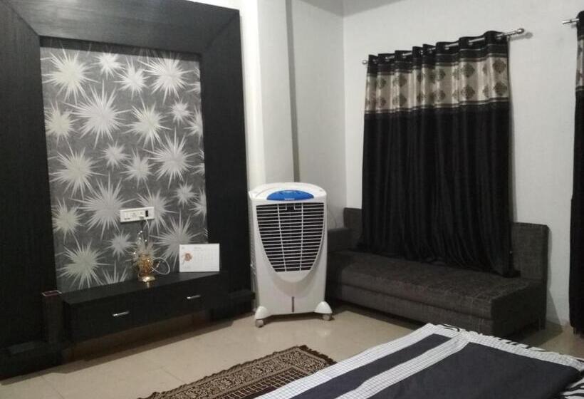 ペンション Ashta Lakshmi Tourist Home Stay