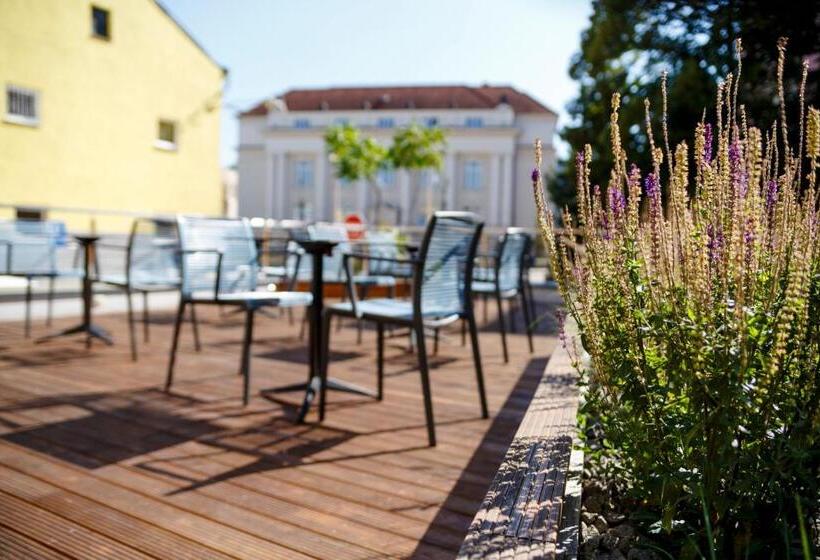 بنسيون Penzión V Inom Svete