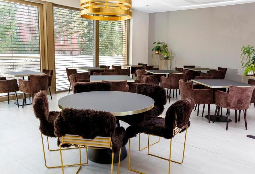 بنسيون Penzión V Inom Svete