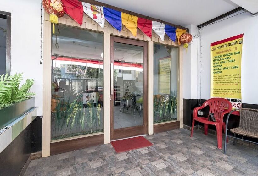 פנסיון Reddoorz Near Gajah Mada Plaza 2