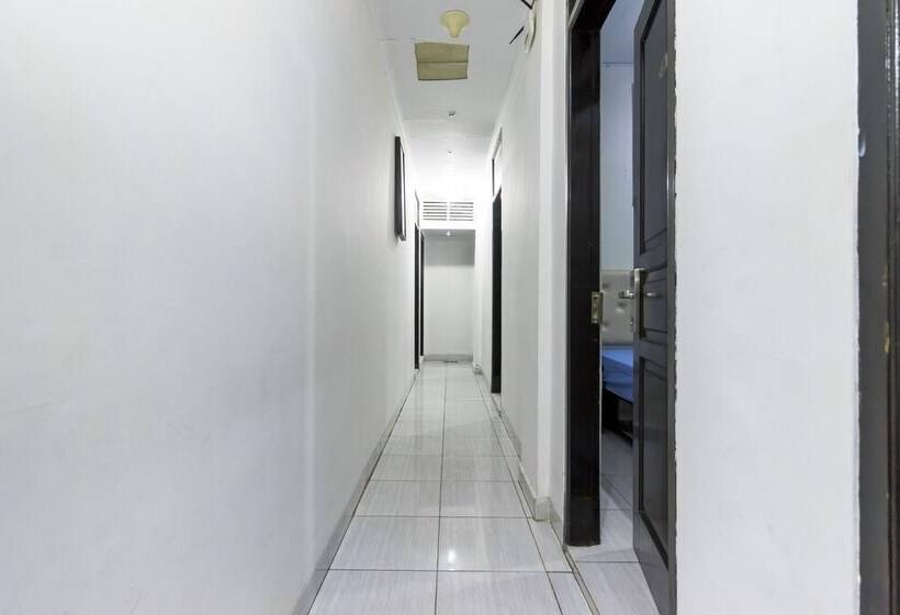 פנסיון Reddoorz Near Gajah Mada Plaza 2