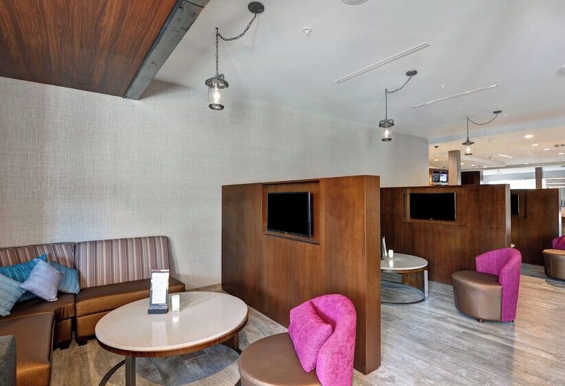 هتل Courtyard By Marriott Long Island Islip/courthouse Complex